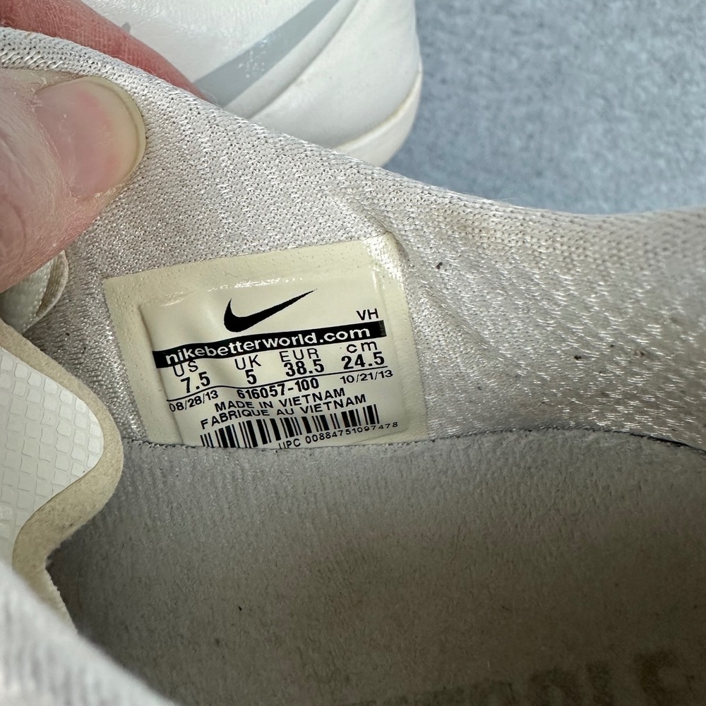 Nike Studio Trainer 2 White Metallic Silver Womens 7.5 616057-100 Gym Shoes - Picture 8 of 9